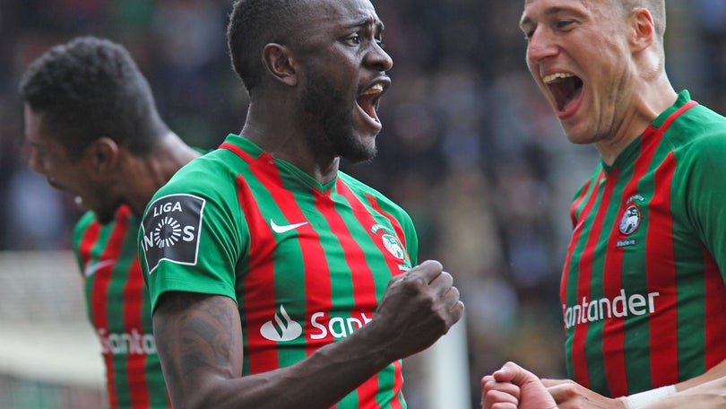 Imagem de Marítimo vence Nacional por 3-2