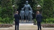 William e Harry inauguram estátua em homenagem à princesa Diana