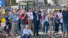 Imagem de Machico celebrou o 25 de abril de cravo na mão no Largo do Município (áudio)