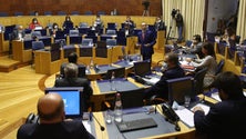 Imagem de Maioria chumba manuais escolares gratuitos para todos (Áudio)