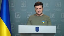 Imagem de Zelensky denuncia ataque a hospital pediátrico e maternidade em Mariupol