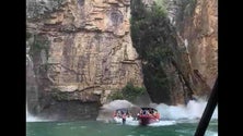 Imagem de Derrocada de uma escarpa mata 7 pessoas (vídeo)