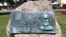 Imagem de Placa real é da autoria da madeirense Manuela Aranha