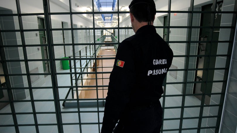 Imagem de Guardas prisionais iniciam hoje greve de três dias