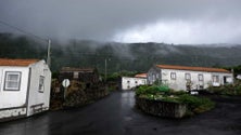 Imagem de Açores sob aviso amarelo devido a chuva forte