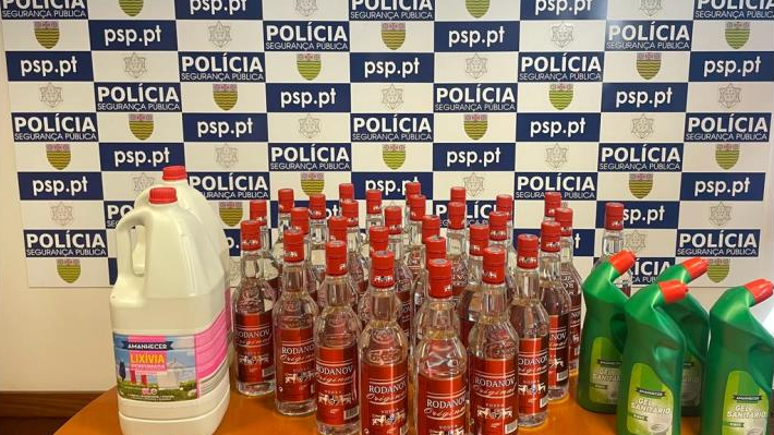 Imagem de Homem detido por furto de vodka, gel sanitário e lixivia