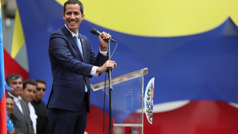 Juan Guaidó convoca “grande mobilização” para 01 de maio
