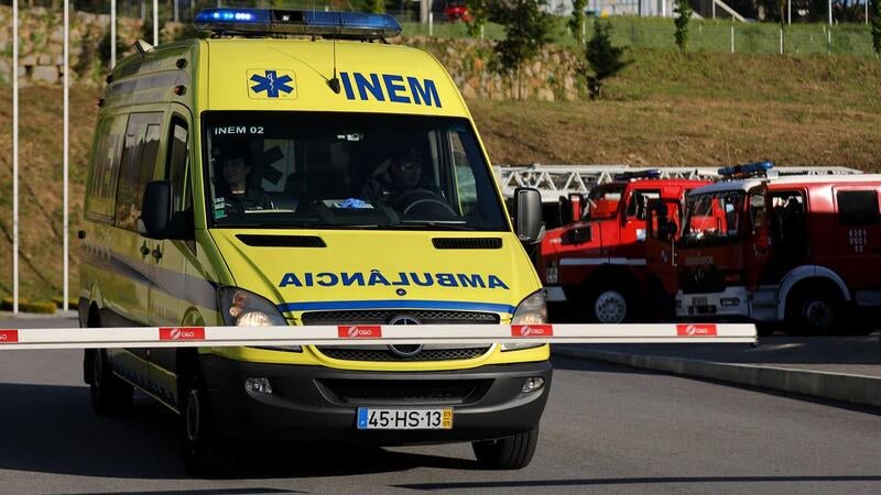 Oito feridos em despiste de autocarro no Montijo