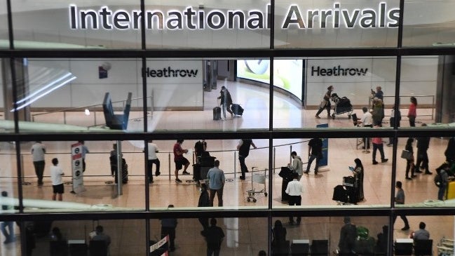 Imagem de Governo britânico simplifica restrições a viagens