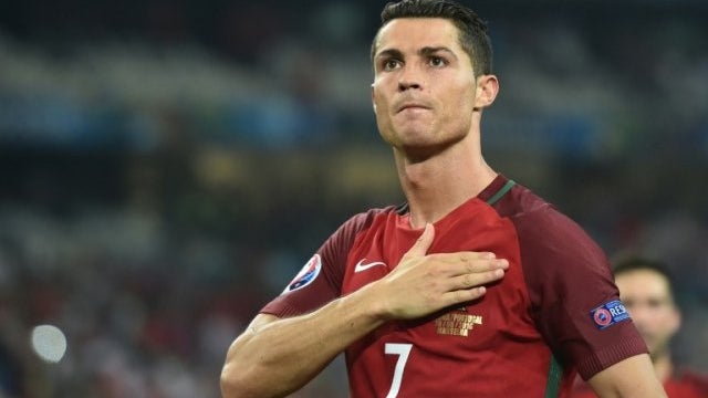 Ronaldo entre os candidatos à equipa do ano da FIFpro