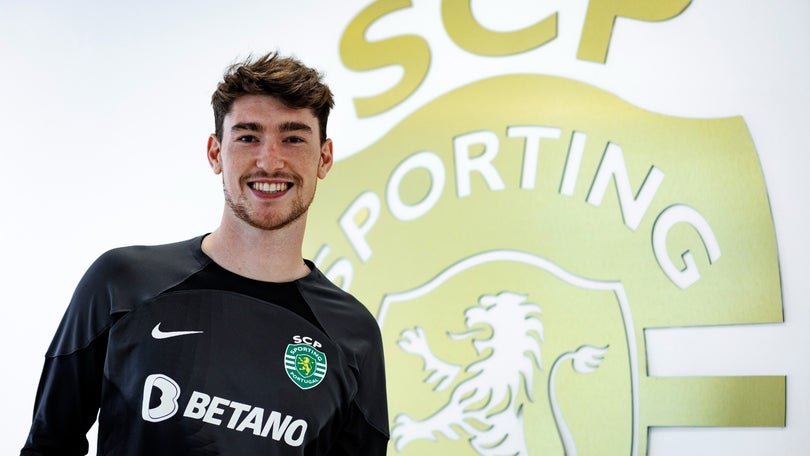 Imagem de Sporting oficializa Israel