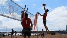 Liliana Guerra, Carolina Dias, Vitor Gonçalves e Bernardo Rebolo foram os vencedores da primeira etapa do torneio de voleibol de praia.