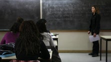 Professores poderão ter que mudar de escola para preencher horário