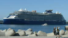 Imagem de Celebrity Edge em escala de estreia no Funchal (vídeo)