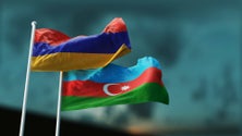 Imagem de Milhares de manifestantes pedem fim de bloqueio do Azerbaijão a acesso à Arménia