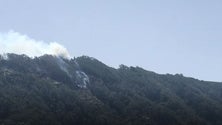 Imagem de Incêndio continua ativo (vídeo)