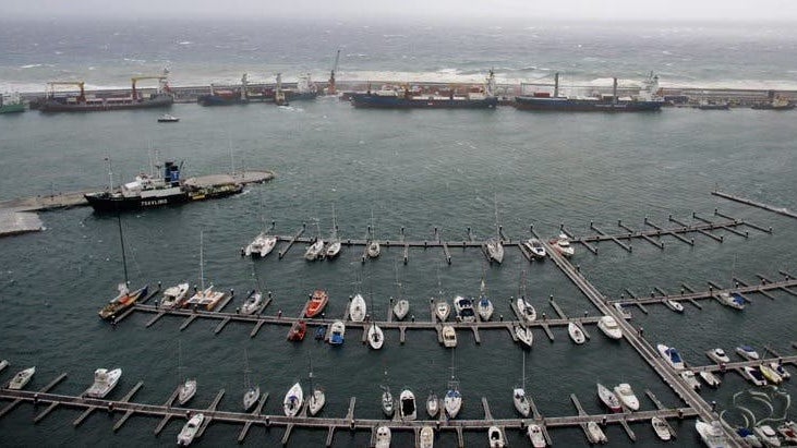 Imagem de Homem cai ao mar e morre em Ponta Delgada