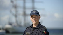 Imagem de Diretamente do Funchal para a Escola Naval