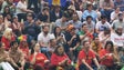 Imagem de Multidão espera por estreia de Portugal