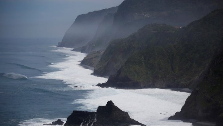 Mau tempo: Madeira sob aviso laranja para chuva e vento forte