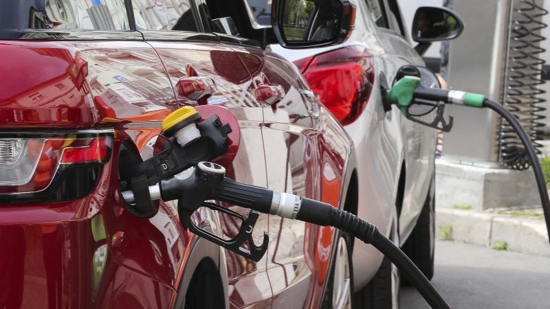 Imagem de Governo aprova diploma para limitar margens na comercialização de combustíveis