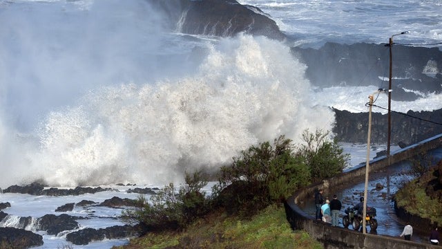 Vento muito forte e mar alteroso