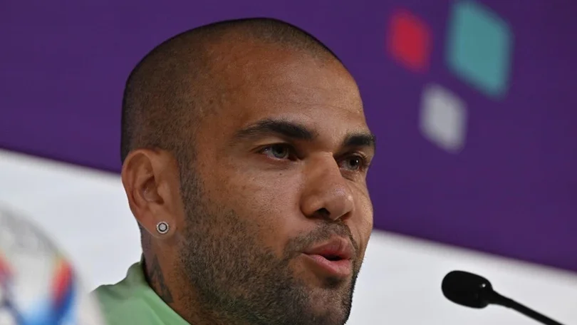 Tribunal espanhol rejeita recurso para libertação do jogador Dani Alves