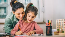 Imagem de Empresas obrigadas a dar folga ao fim de semana a quem tem filhos com menos de 12 anos (vídeo)