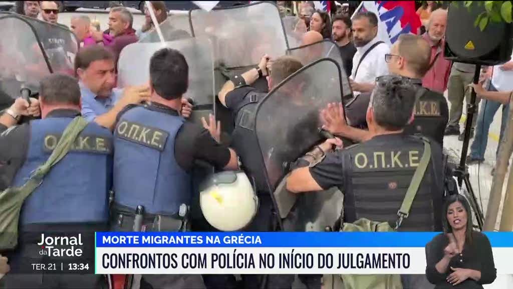 Julgamento da morte de migrantes na Grécia arranca com confrontos