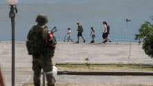 Imagem de Bombardeamentos russos em Dnipro fazem 10 mortos e 35 feridos
