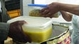 Imagem de Grupo de voluntários distribui refeições pelas famílias carenciadas da Camacha (Vídeo)