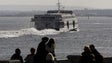 Imagem de Transtejo resgata três homens no rio Tejo