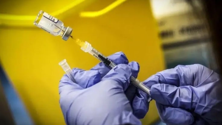 Imagem de EMA diz ser prematuro prever adaptações das vacinas à nova variante