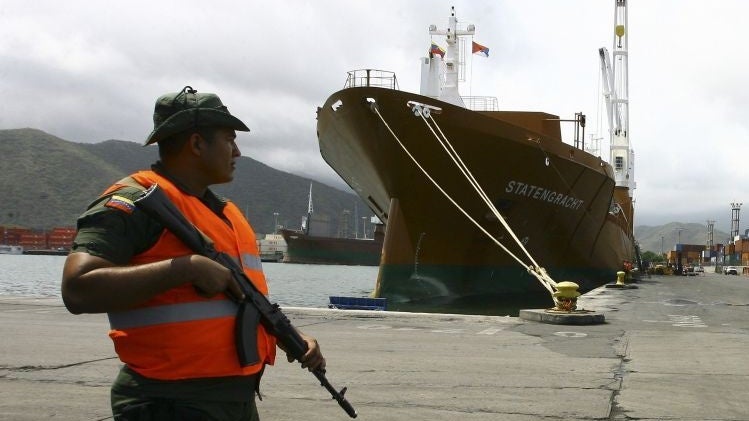 Imagem de Governo venezuelano proíbe a saída de embarcações dos portos