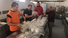 Imagem de Grupo de voluntários preparou almoço solidário para idosos de Santo António (Áudio)