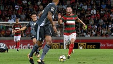 Imagem de Liga de Clubes multa o Benfica por comportamento incorreto dos adeptos nos Barreiros