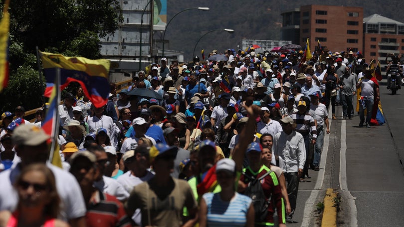 Protesto da oposição faz 30 feridos na Venezuela