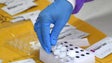 Imagem de Investigadores usam 35 mil amostras para avaliar infecciosidade de variantes