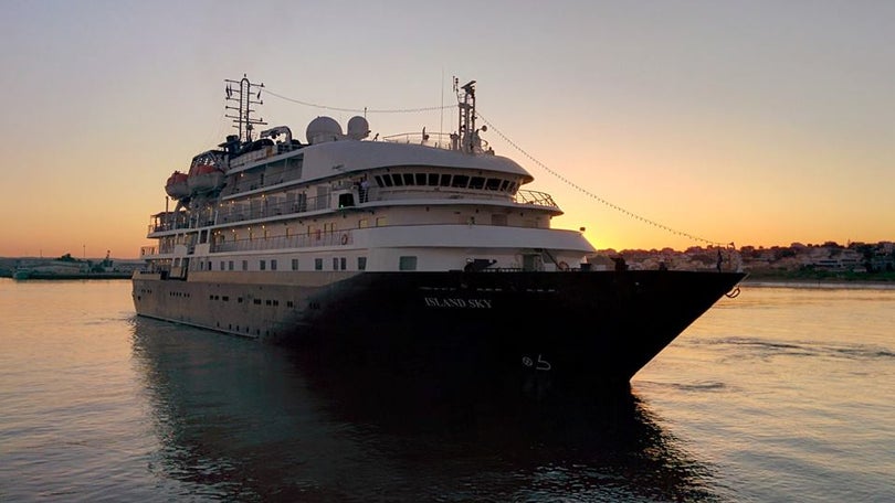 Cruzeiro leva os primeiros turistas de natureza às Selvagens