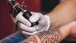 Governo Regional recua e volta a encerrar estúdios de tatuagens (Vídeo)