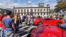 Exposição com 20 carros Ferrari concentra centenas de entusiastas na Praça do Município (fotogaleria)