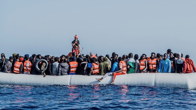 Imagem de Pelo menos 75 migrantes morrem num dos piores naufrágios do ano