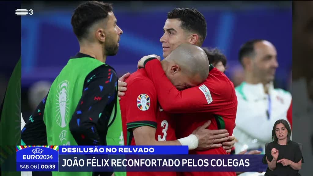 Euro2024. Euro2024. Ronaldo e Pepe abraçam-se naquele que terá sido o último jogo em Europeus