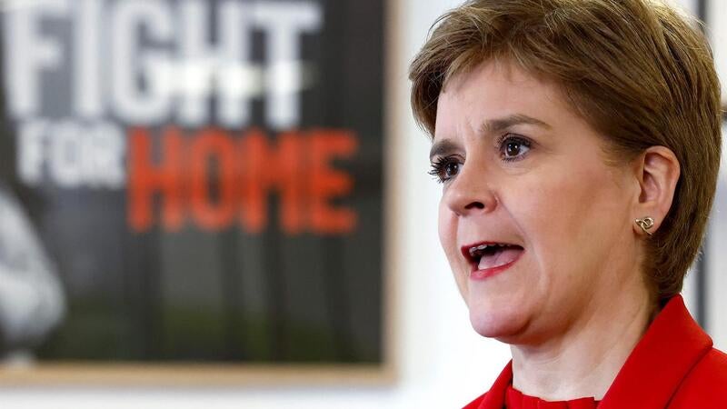 Ex-Primeira Ministra da Escócia detida em investigação