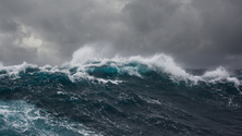Imagem de Ondas podem atingir os 11 metros na costa norte