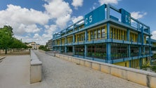 Imagem de Edifício da Faculdade de Ciências de Lisboa evacuado após alerta de derrame