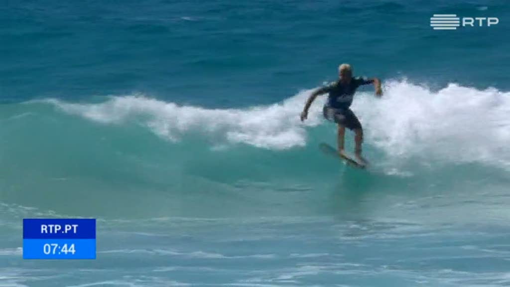 Mundial de surf. Homens e mulheres recebem pr�mios iguais