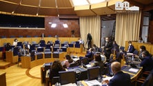 Imagem de Parlamento aprova salário mínimo de 682 euros