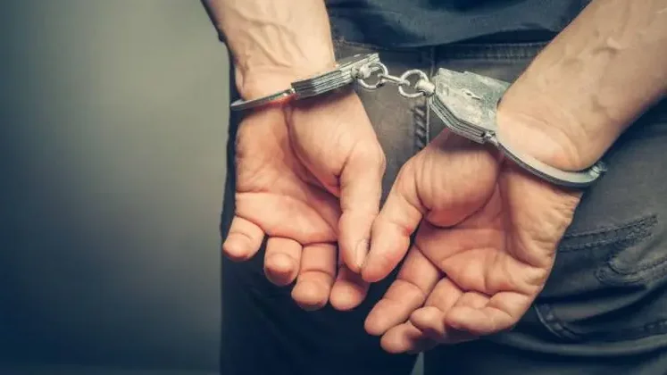 Imagem de Assaltante que esfaqueou homem no pescoço fica em prisão preventiva