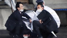 Imagem de Primeiro-ministro japonês escapa ileso a explosão